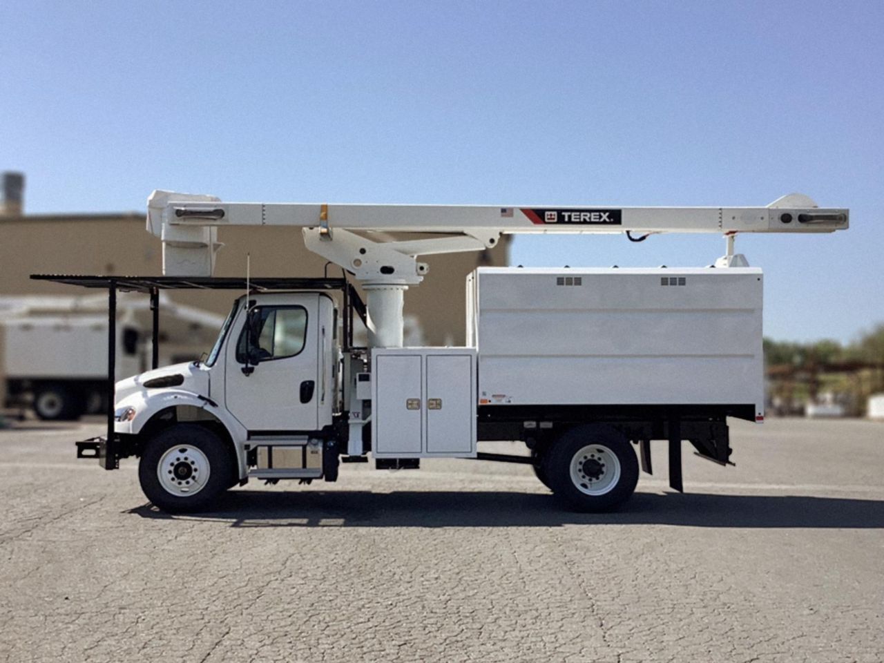 2027 FREIGHTLINER BUSINESS CLASS M2 106 in Commerce City, CO