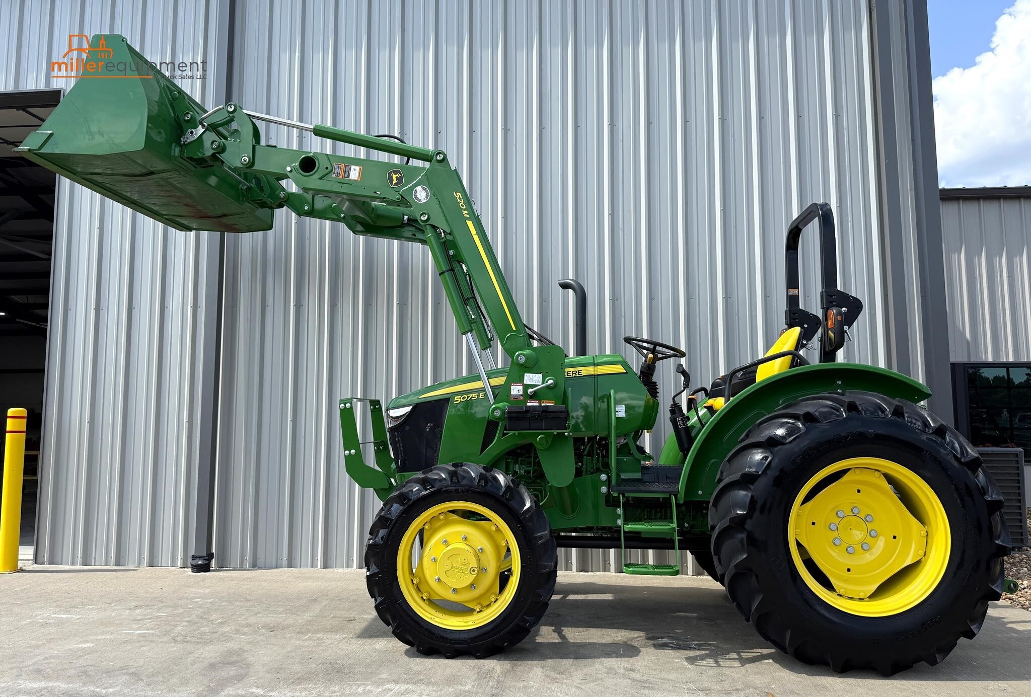 2021 JOHN DEERE 5075E in Heber Springs, AR
