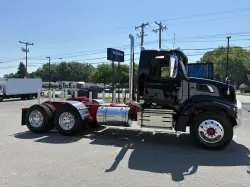 2026 VOLVO VHD64FT300
