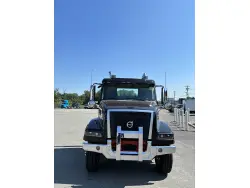 2026 VOLVO VHD64FT300