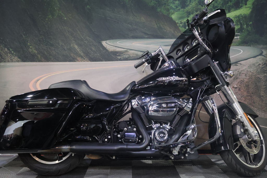 2018 Harley-Davidson® FLHX - Street Glide® FLHX in Chatsworth, CA