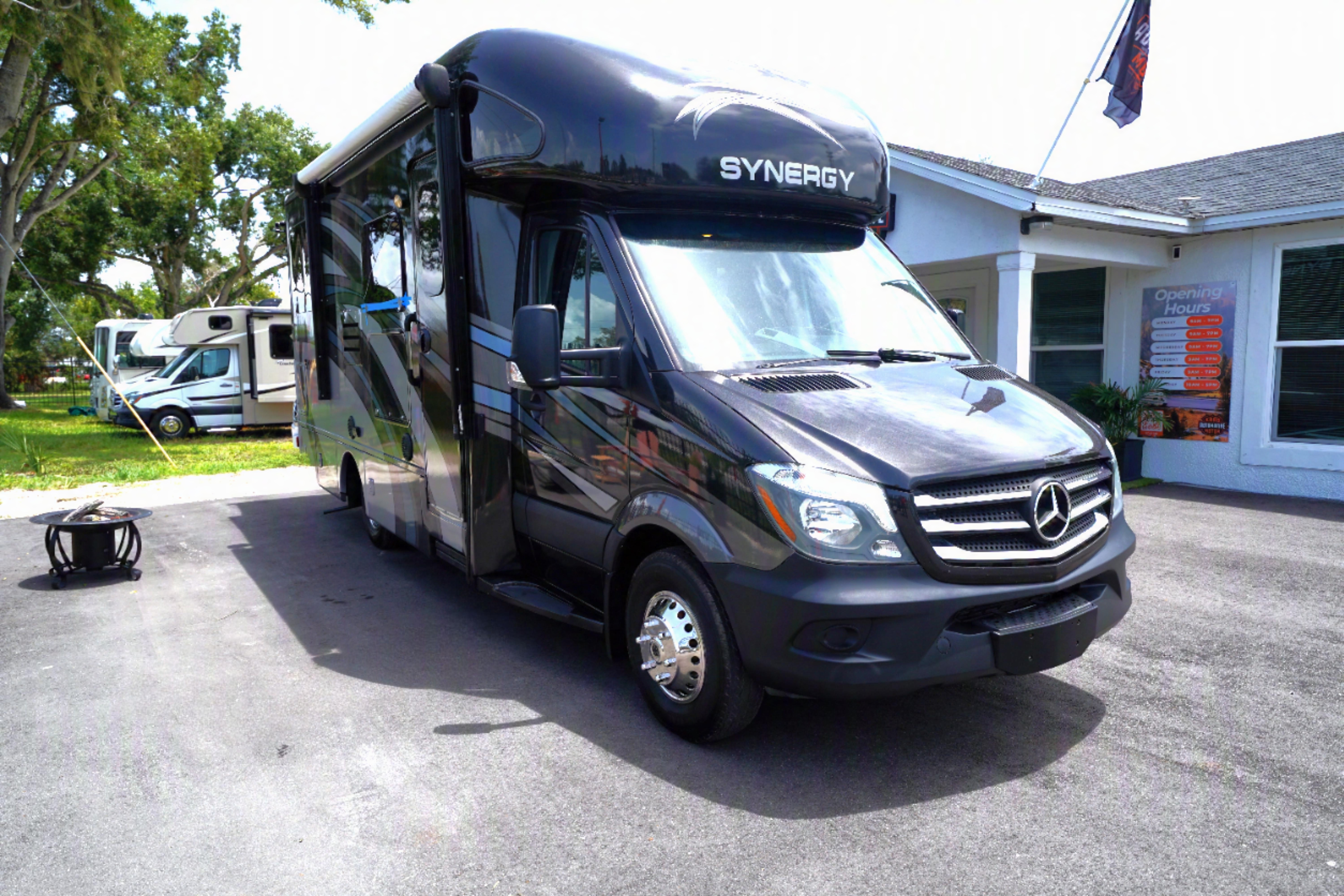2017 Thor Motor Coach SYNERGY SP24 in gibsonton FL