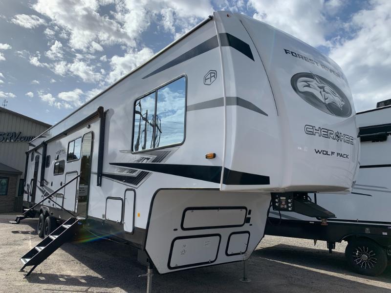 2026 Forest River Cherokee Wolf Pack Limited 365PACK15.5 Fifth Wheel Toy Hauler RV