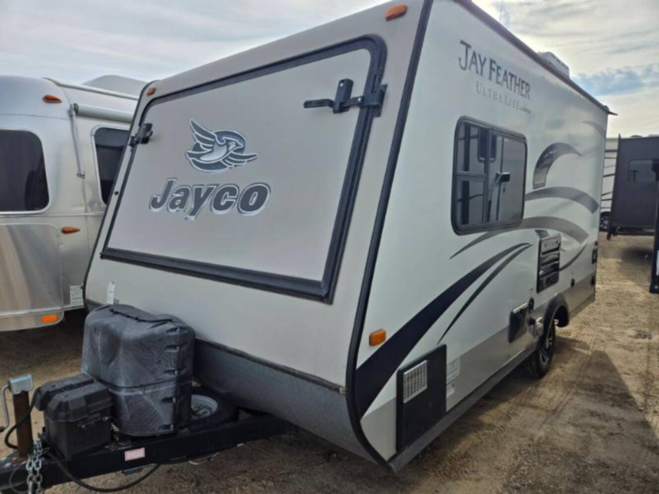A photo of this 2015 Jayco Jay Feather Ultra Lite X17Z