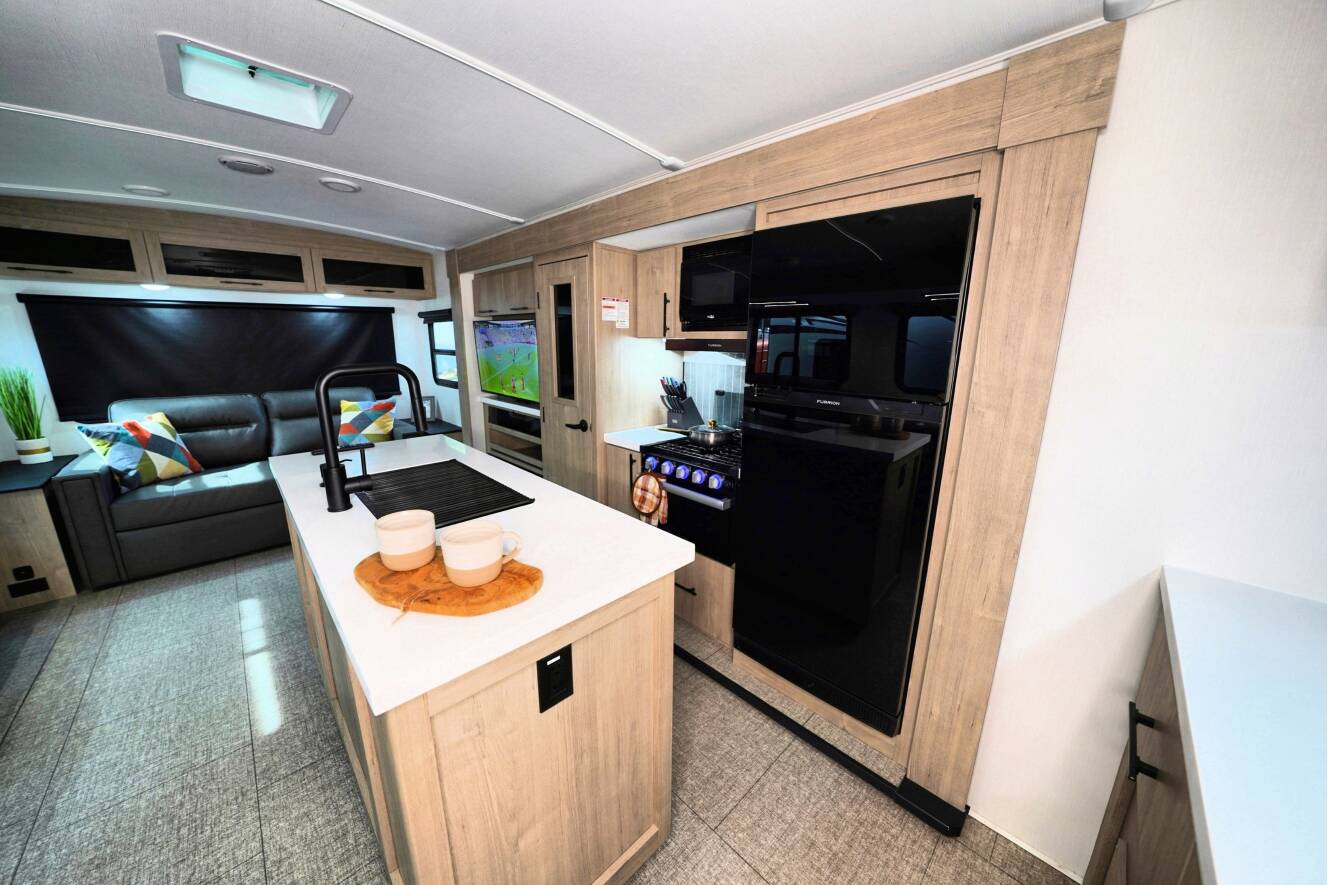 A photo of this 2025 Grand Design IMAGINE 2970RL