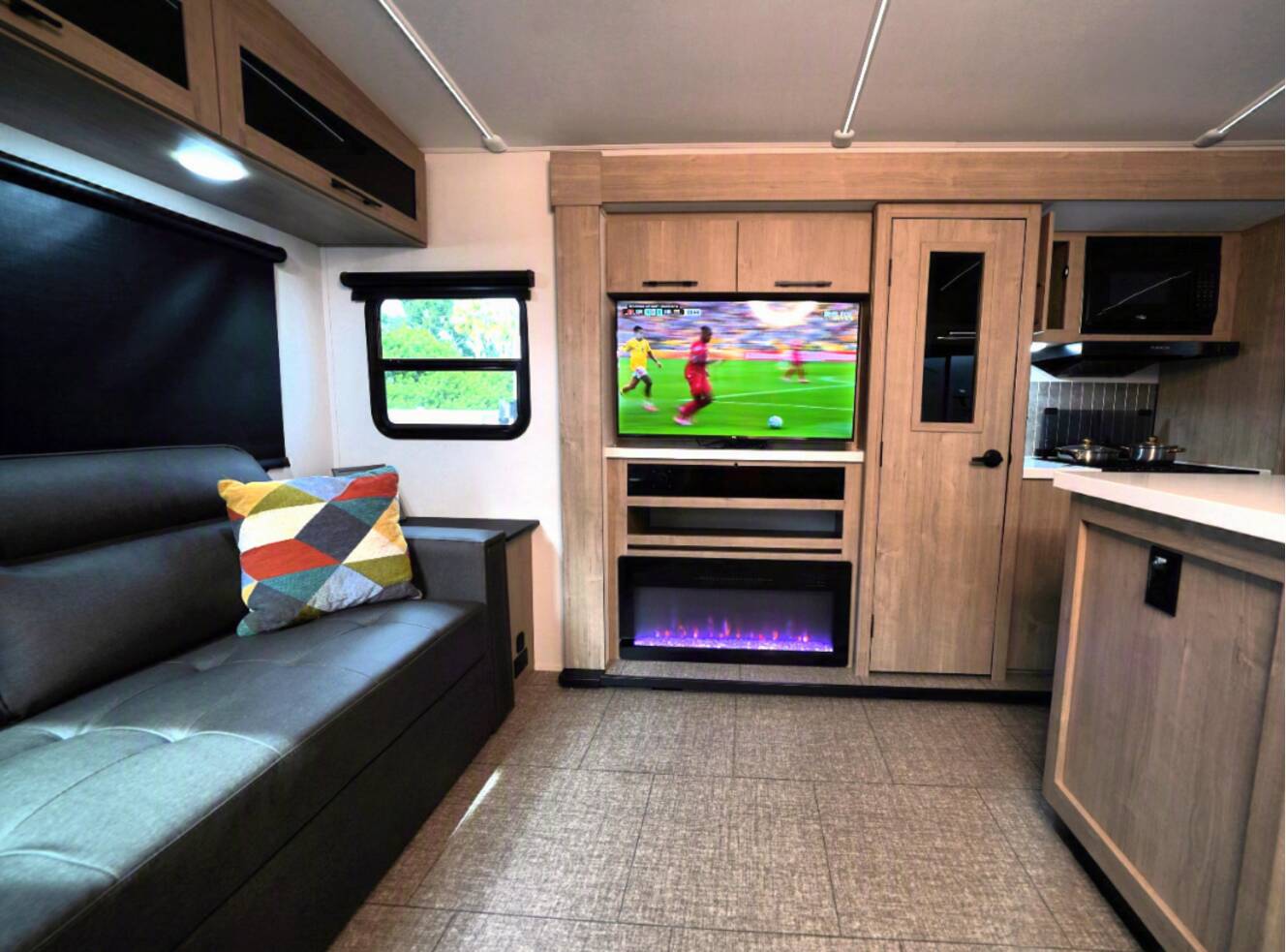 A photo of this 2025 Grand Design IMAGINE 2970RL