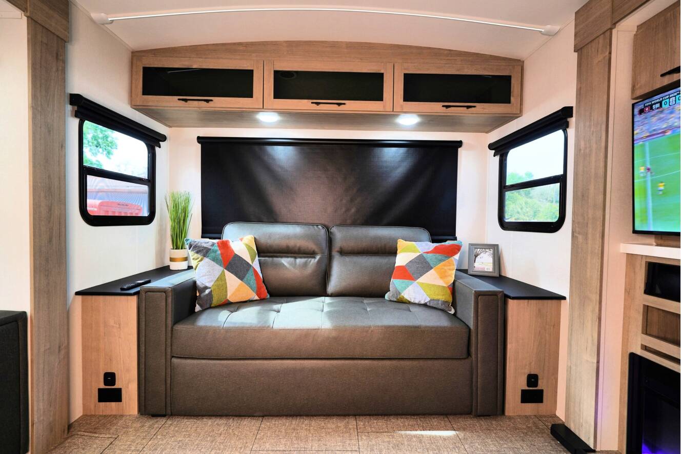 A photo of this 2025 Grand Design IMAGINE 2970RL