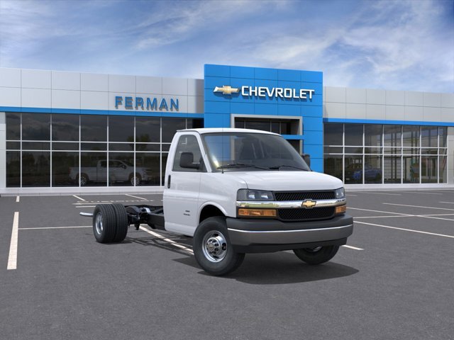 2026 CHEVROLET Express 4500 in Tampa, FL