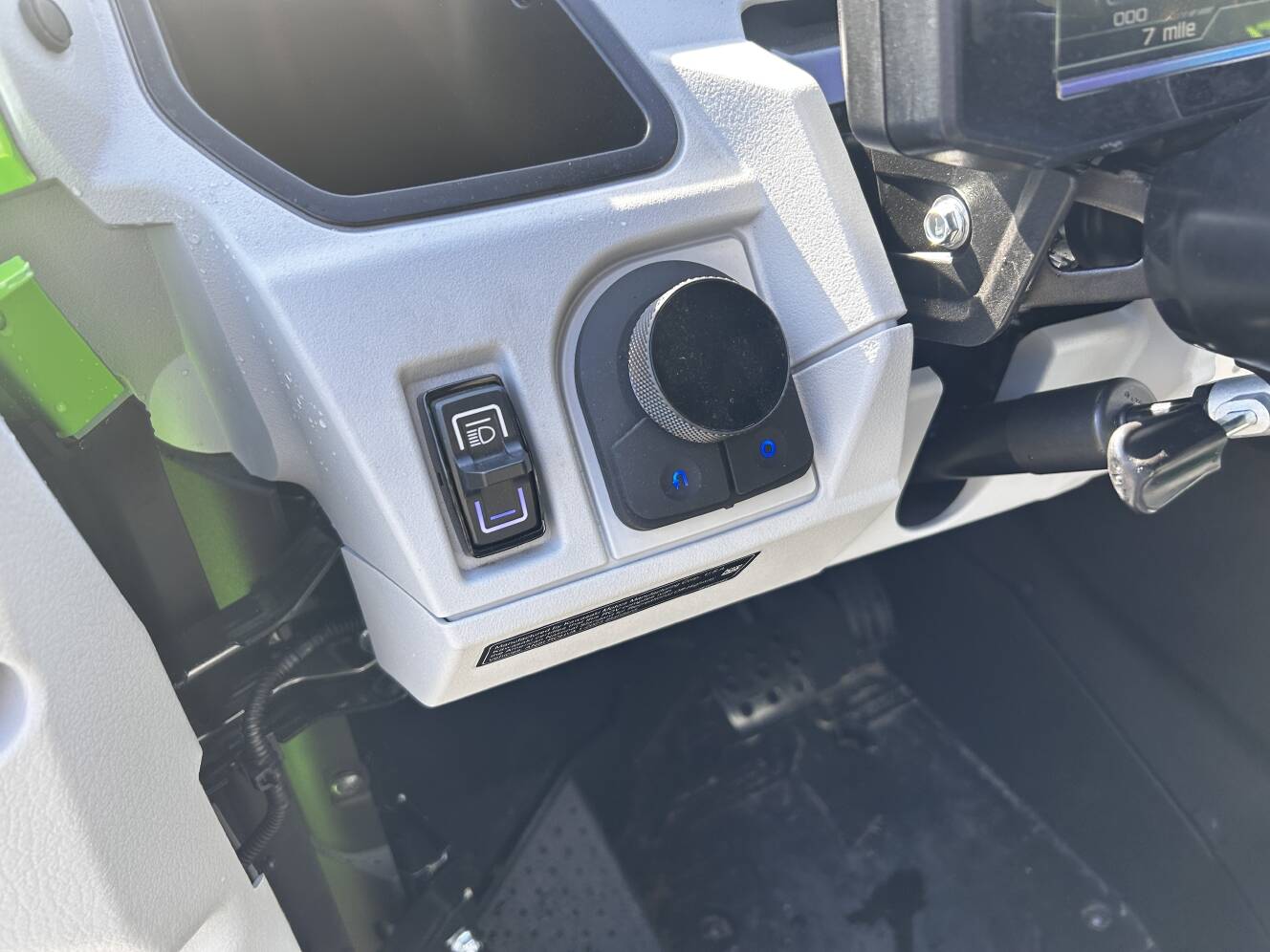 A photo of this 2026 Kawasaki Teryx®4 H2 Deluxe eS