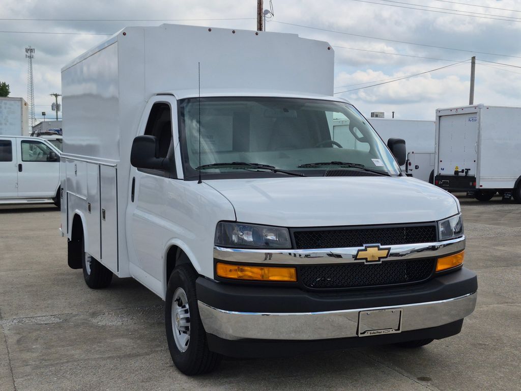 2026 CHEVROLET Express 3500 in Jasper, IN