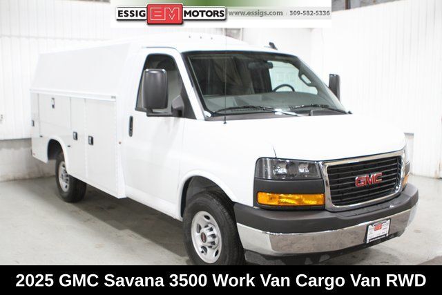 2025 GMC SAVANA in Aledo, IL