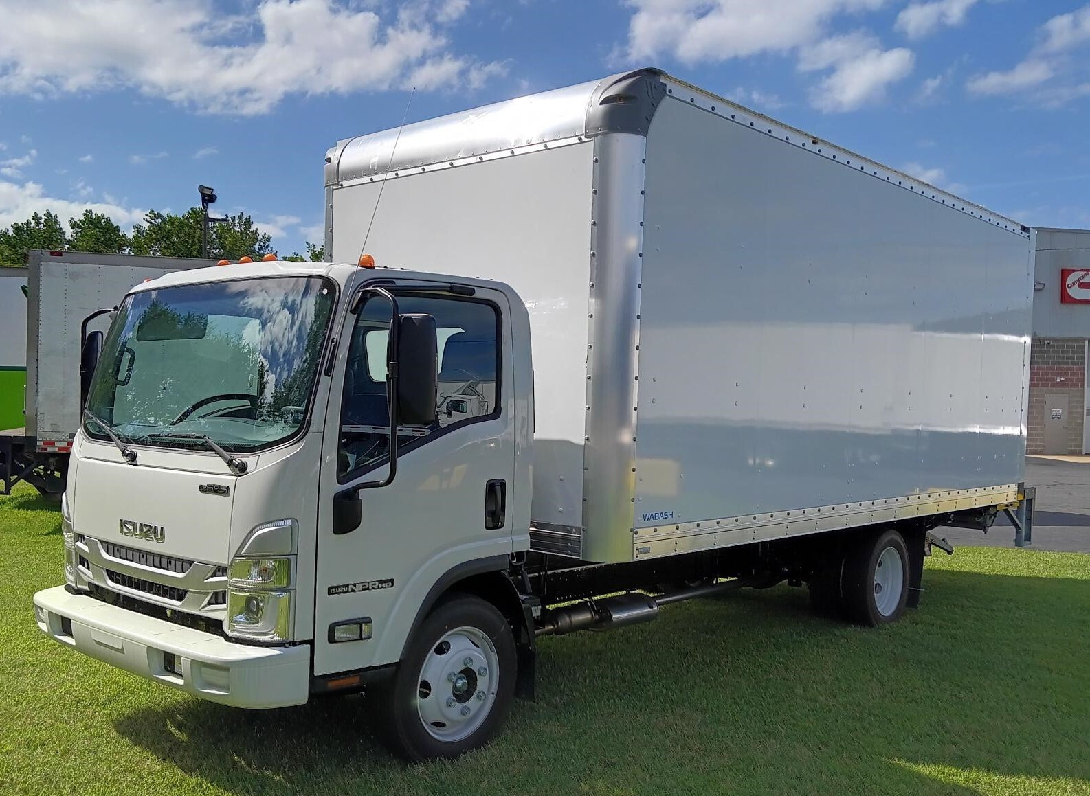 2025 ISUZU NRR in Luzerne, PA