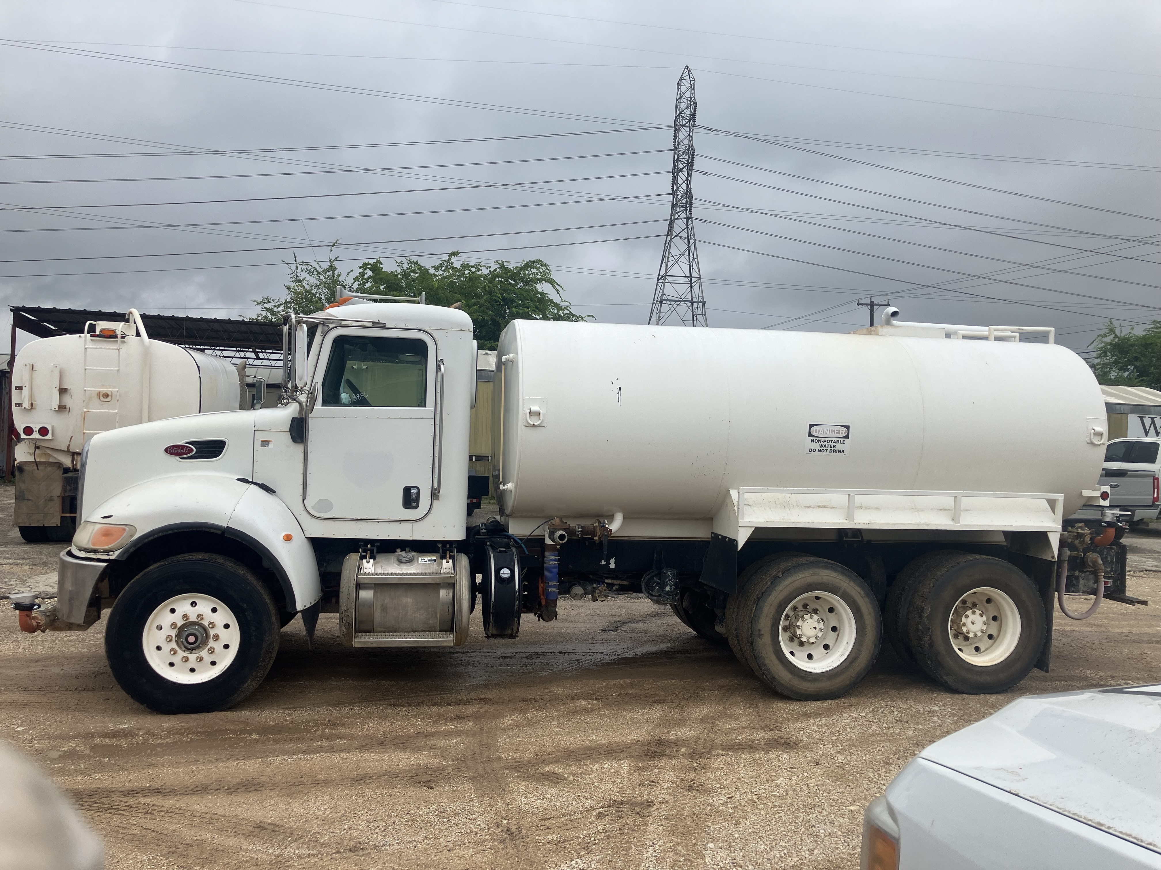 2012 PETERBILT 348 in San Antonio, TX