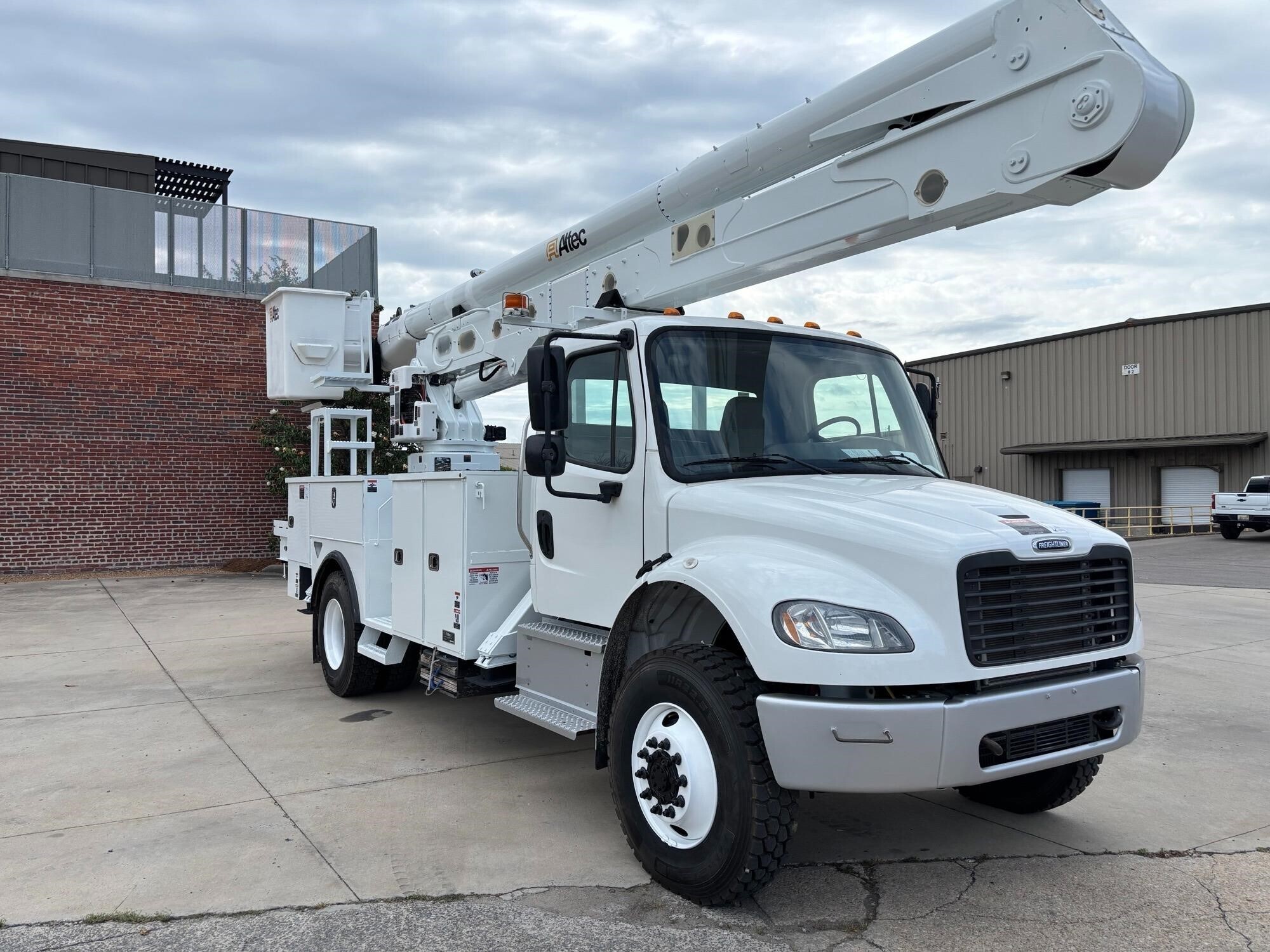 2020 FREIGHTLINER BUSINESS CLASS M2 106 in Elizabethtown, KY