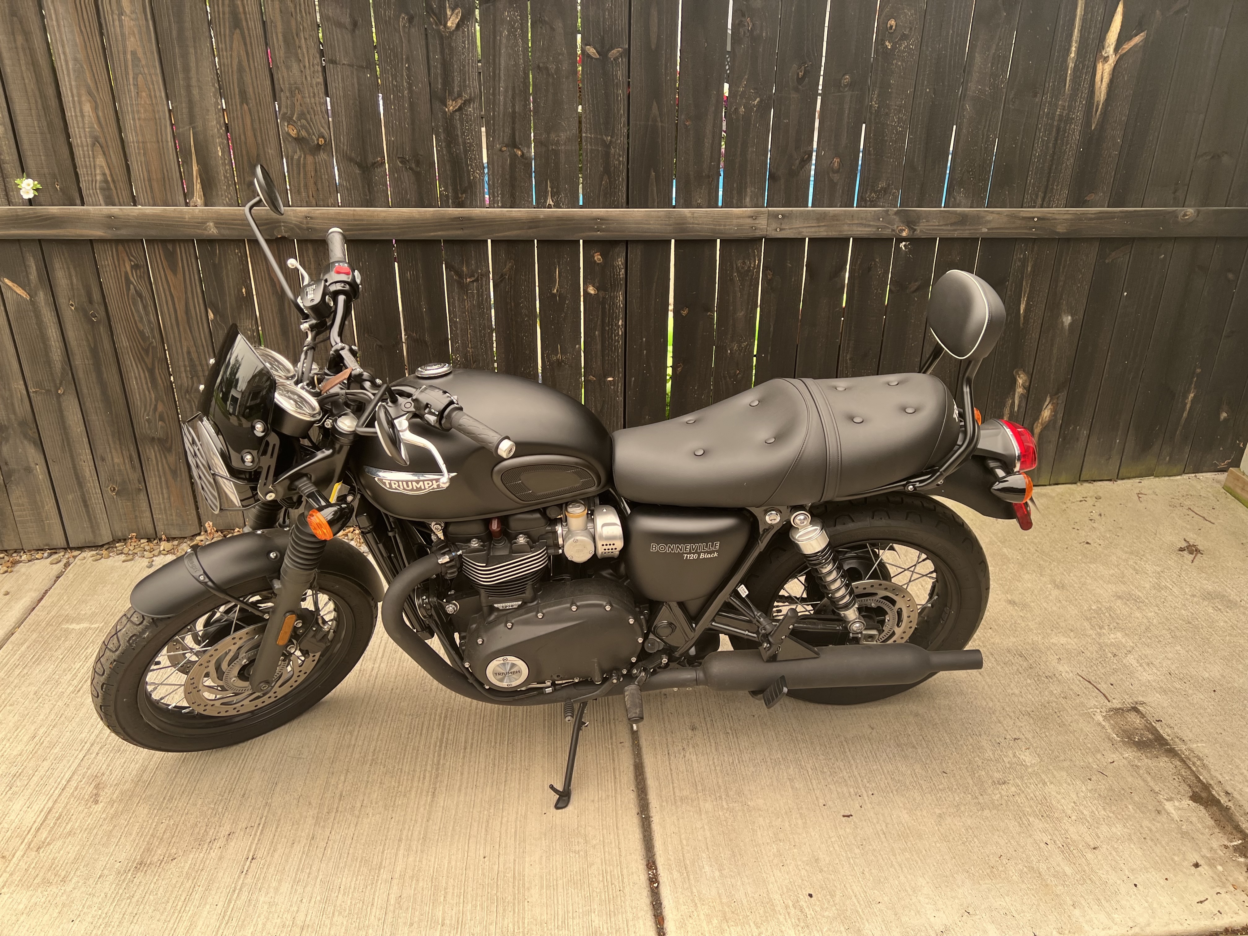 2021 Triumph BONNEVILLE T120 BLACK BLACK in Buffalo, NY