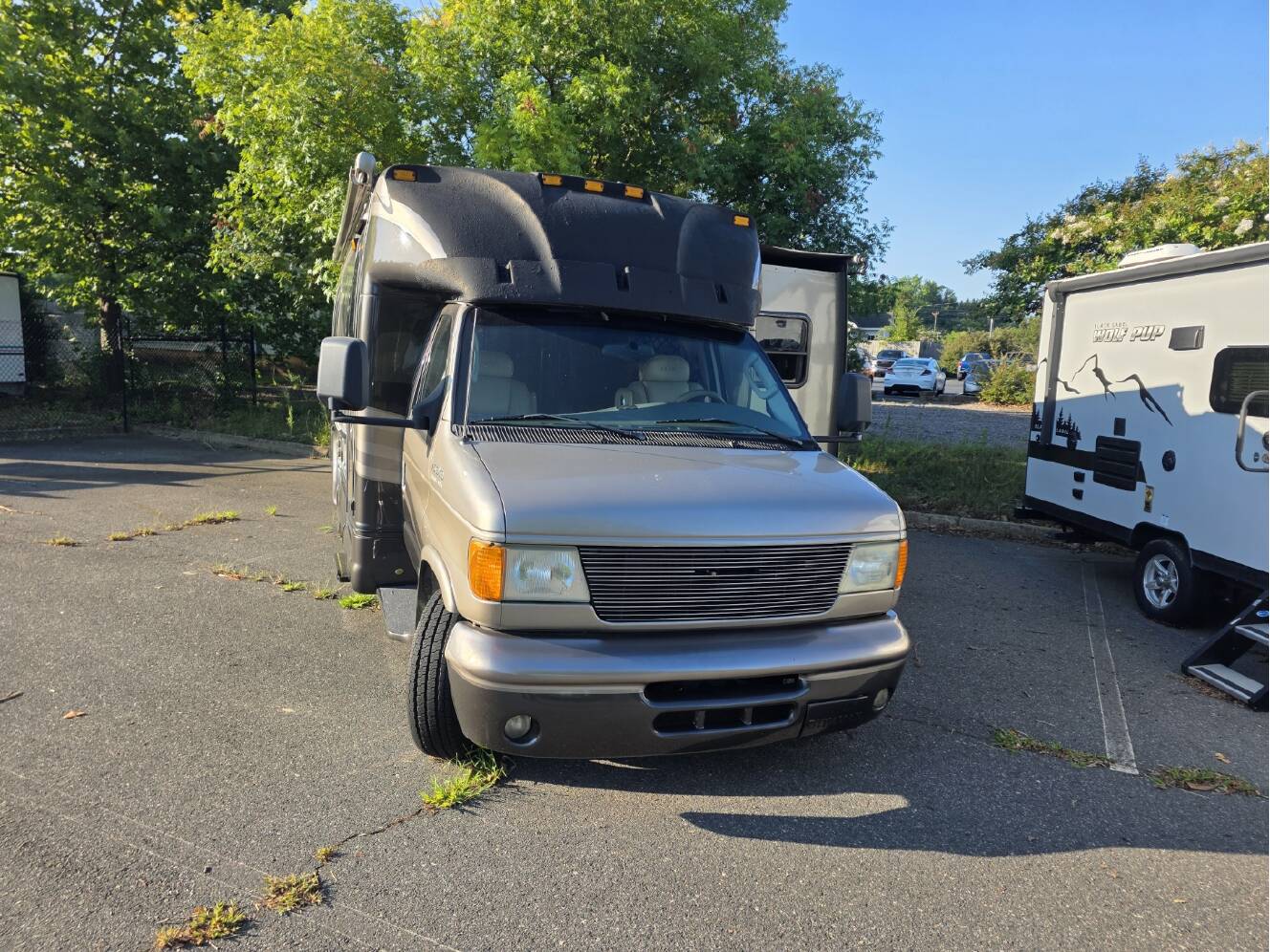 A photo of this 2005 Itasca ISATA TOURING SEDAN