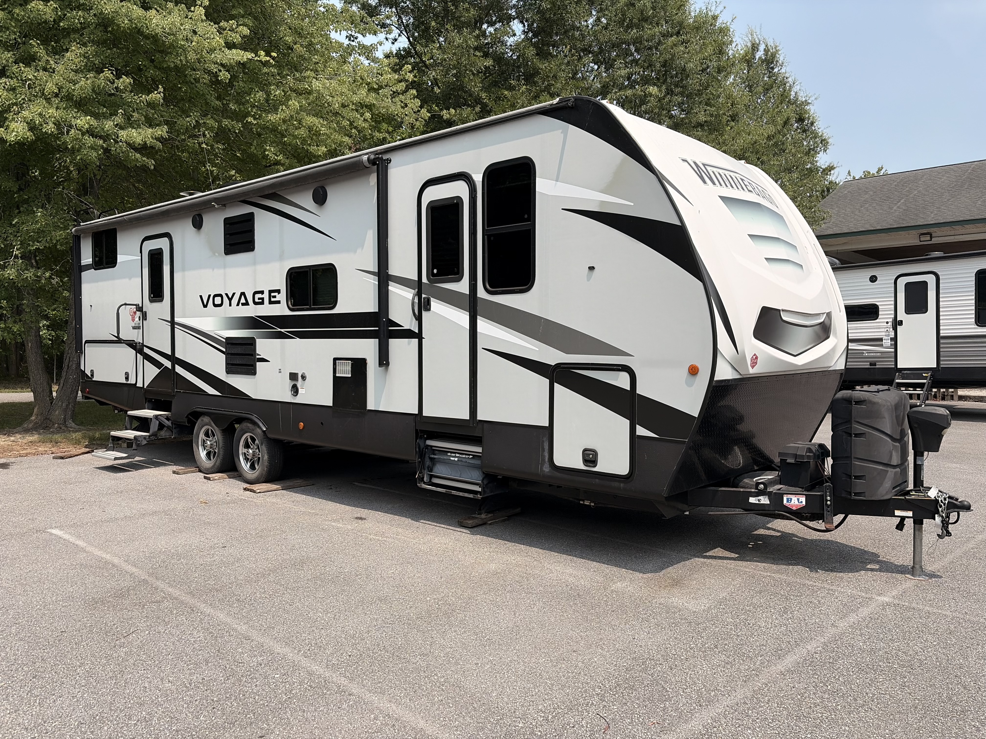 2021 Winnebago VOYAGE 3033BH in stevensville MD