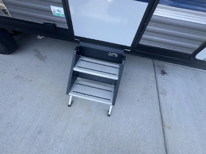 2022 COACHMEN CATALINA SUMMIT SERIES 184BHS