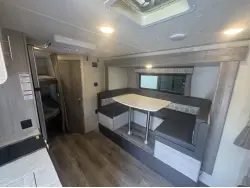 2022 COACHMEN CATALINA SUMMIT SERIES 184BHS