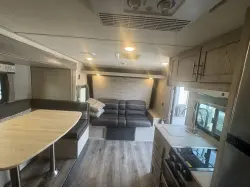 2022 COACHMEN CATALINA SUMMIT SERIES 184BHS