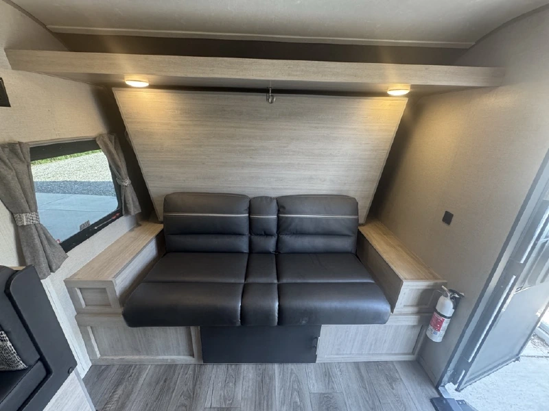2022 COACHMEN CATALINA SUMMIT SERIES 184BHS
