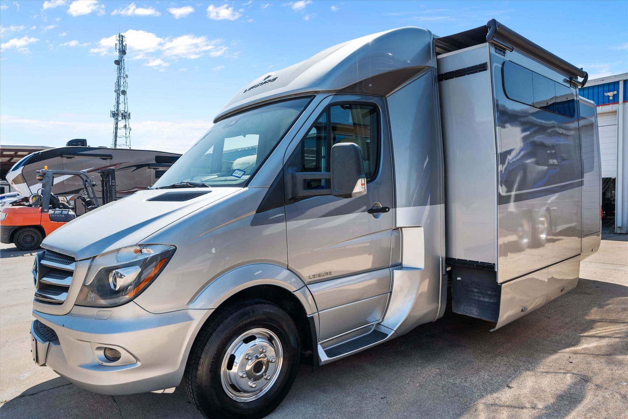 2019 Leisure Travel UNITY U 24 MB RV