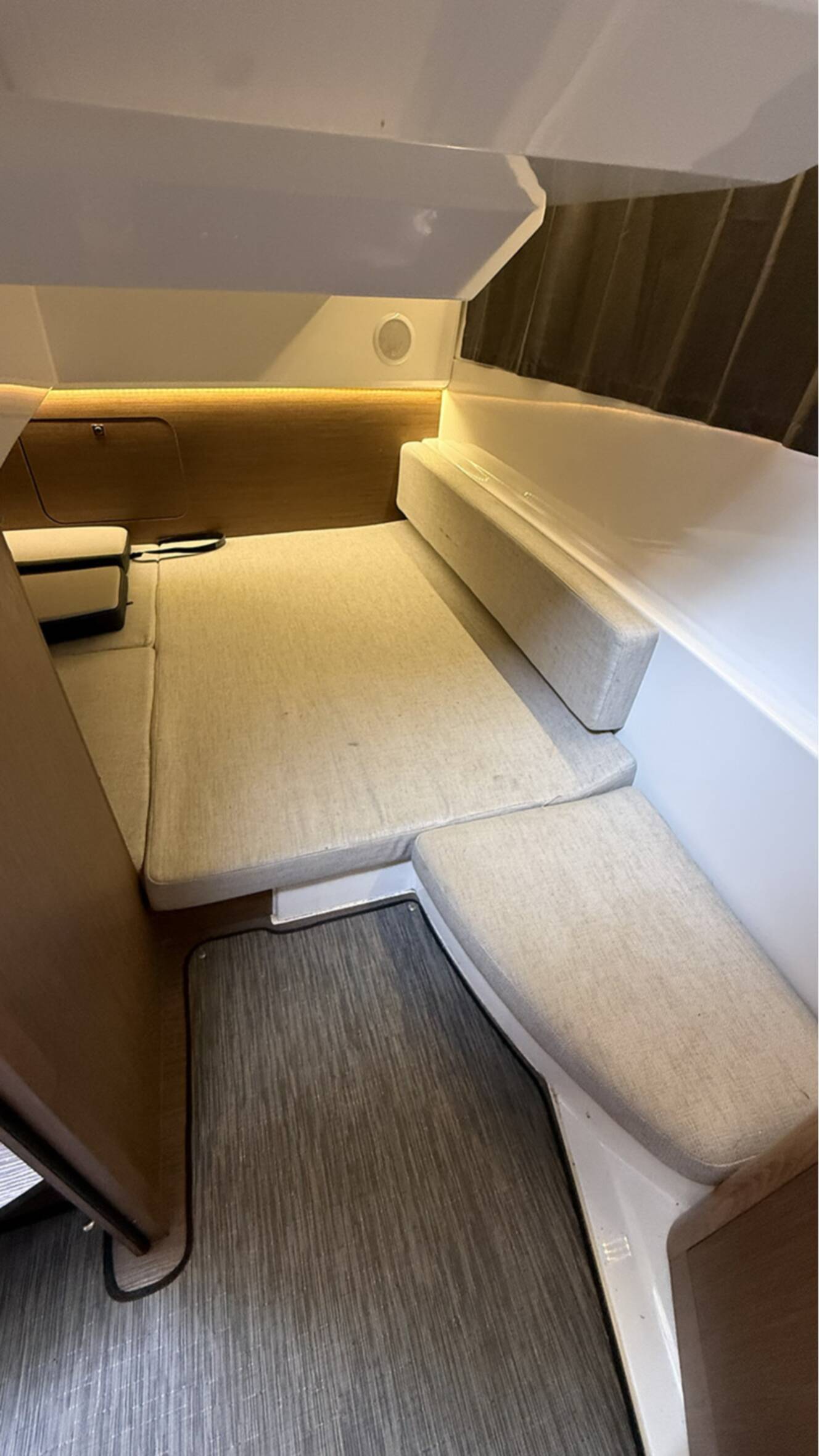 A photo of this 2021 Jeanneau NC 895