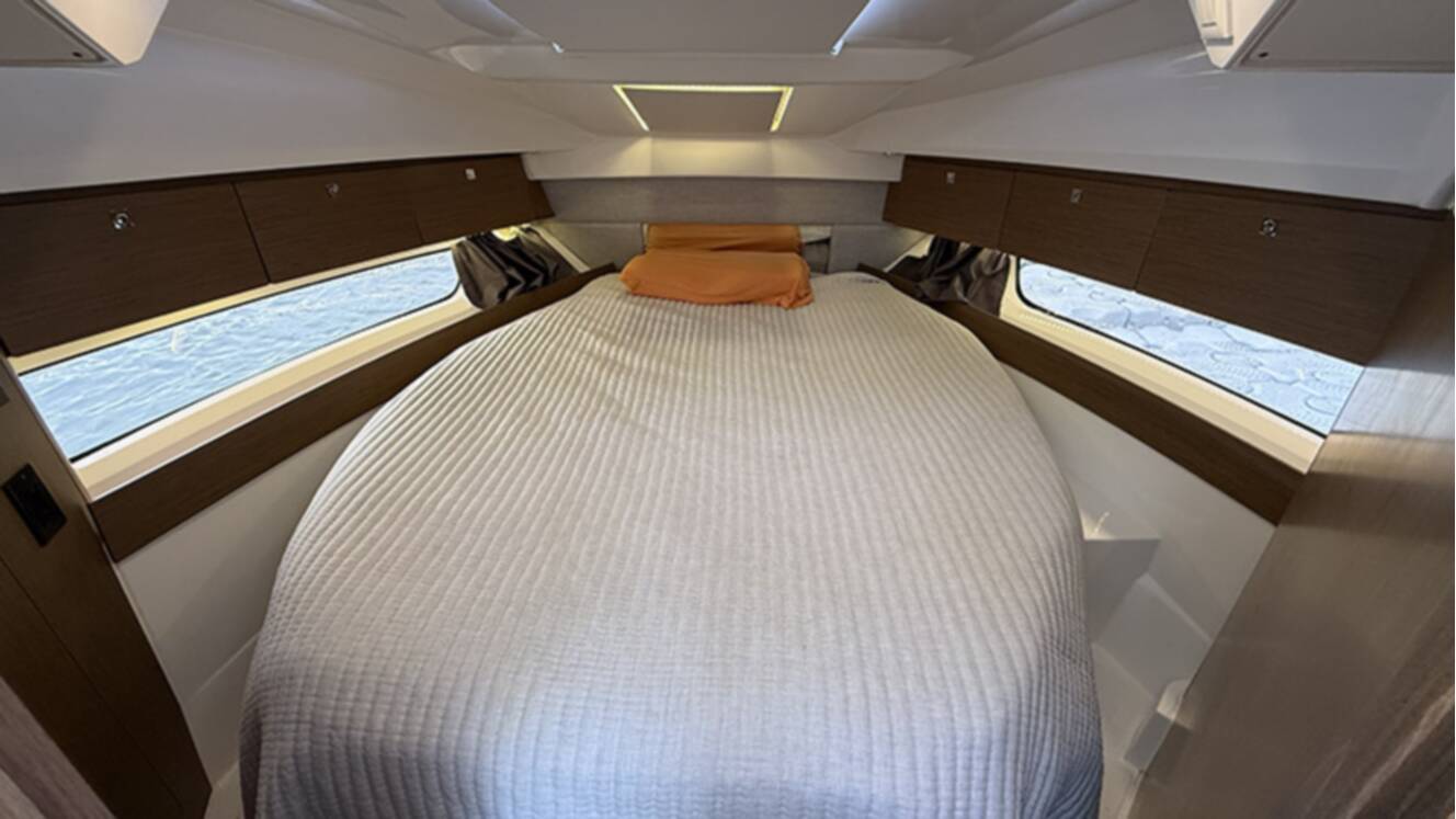A photo of this 2021 Jeanneau NC 895