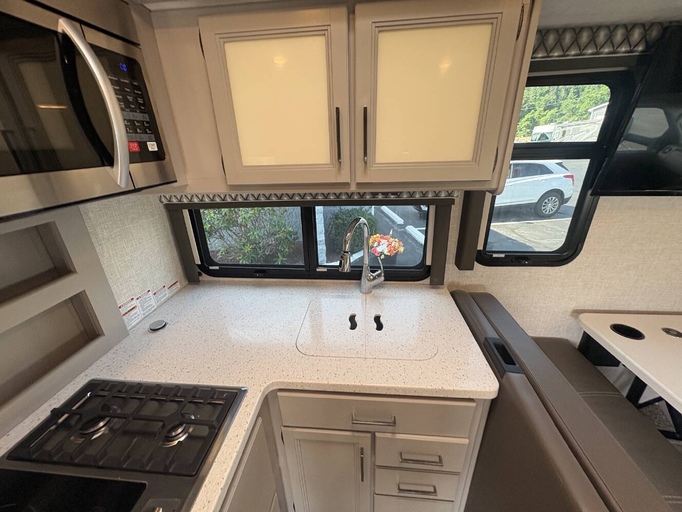 A photo of this 2022 Thor Motor Coach QUANTUM KW29