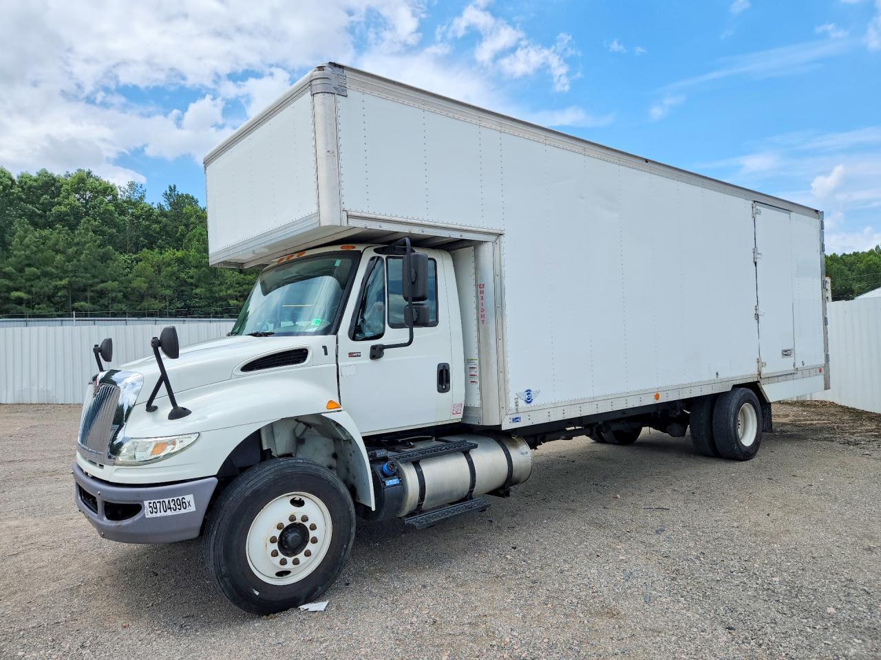 2016 INTERNATIONAL 4000 in Fort Pierce, VA