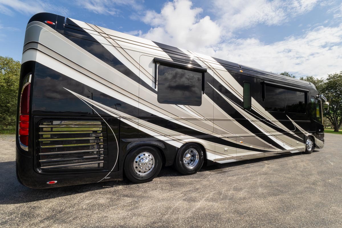 2022 Newell Coach P50 in bradenton FL