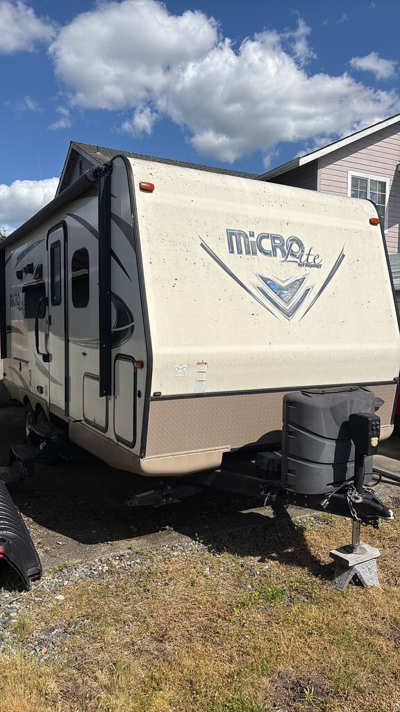 2017 Forest River Flagstaff Micro Lite 21DS in buckley WA