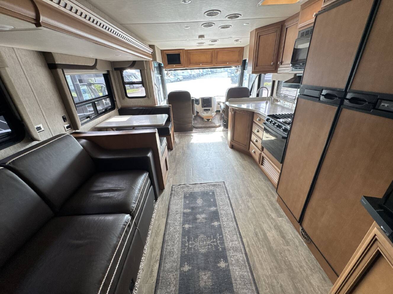 A photo of this 2018 Newmar Bay Star Sport 3307