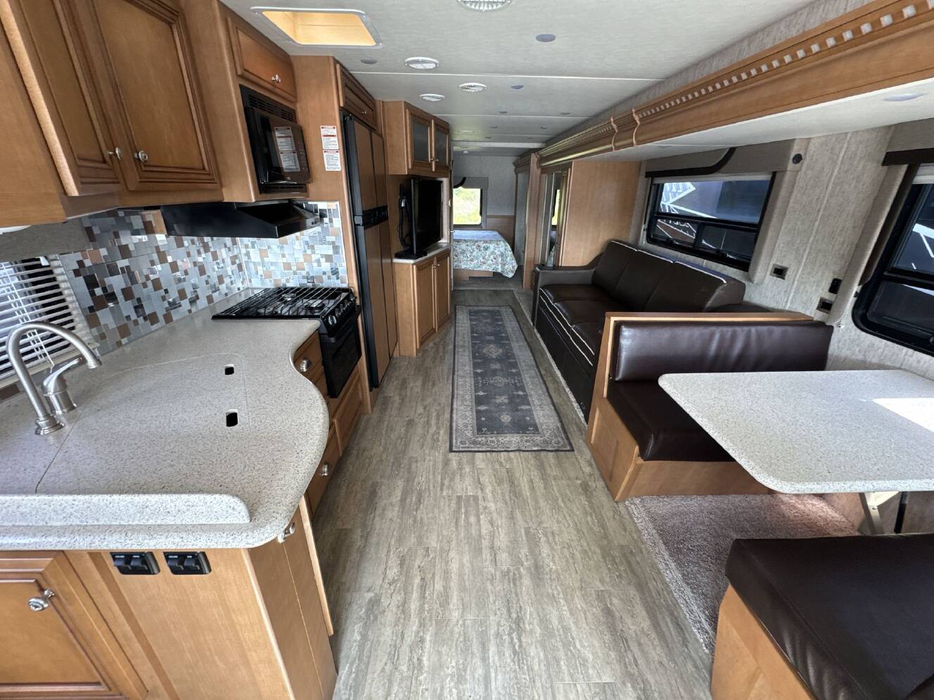 A photo of this 2018 Newmar Bay Star Sport 3307