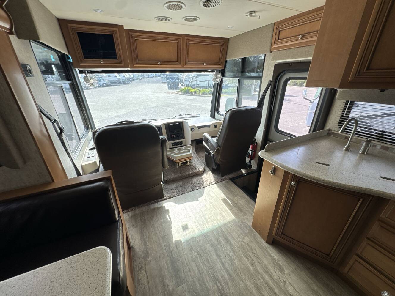 A photo of this 2018 Newmar Bay Star Sport 3307