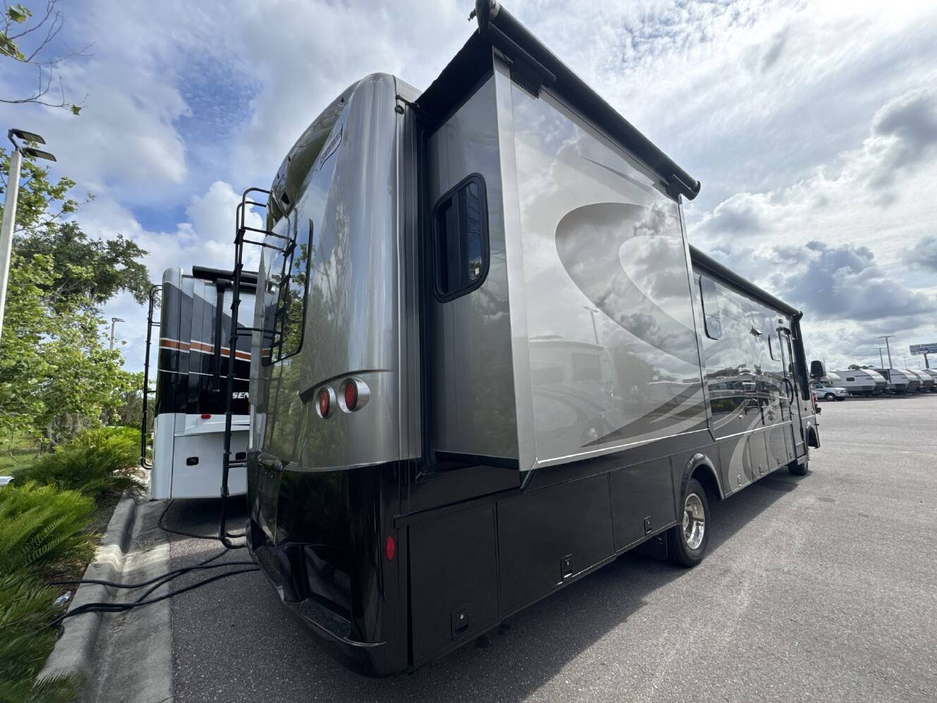 A photo of this 2018 Newmar Bay Star Sport 3307