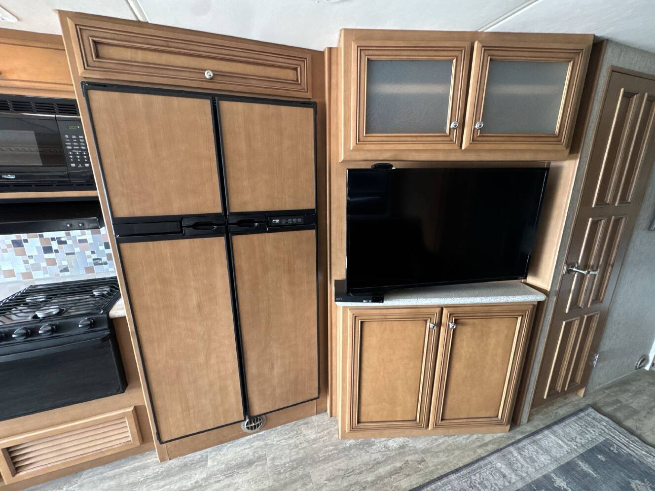 A photo of this 2018 Newmar Bay Star Sport 3307