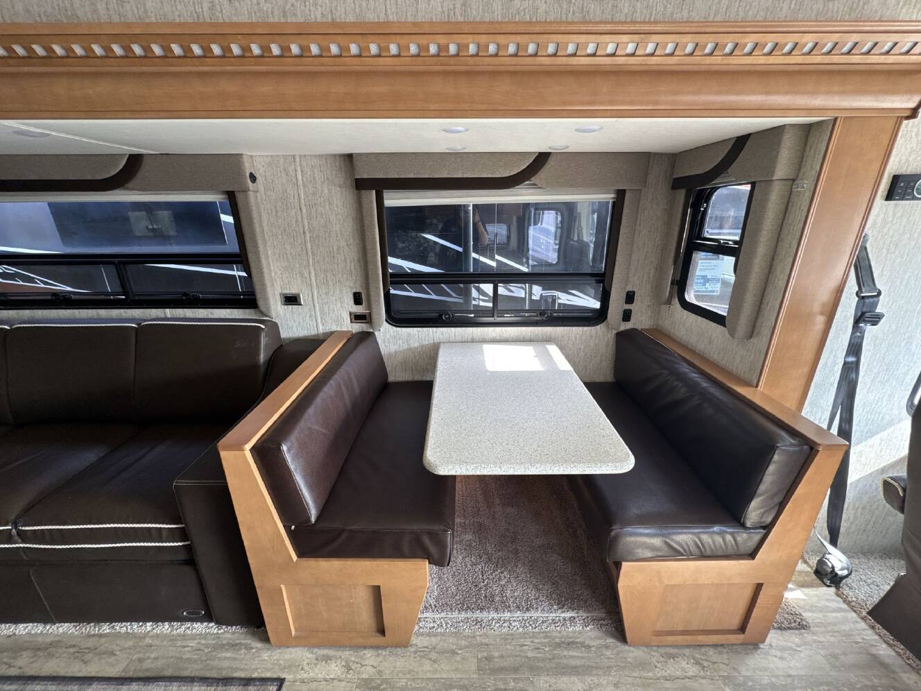 A photo of this 2018 Newmar Bay Star Sport 3307