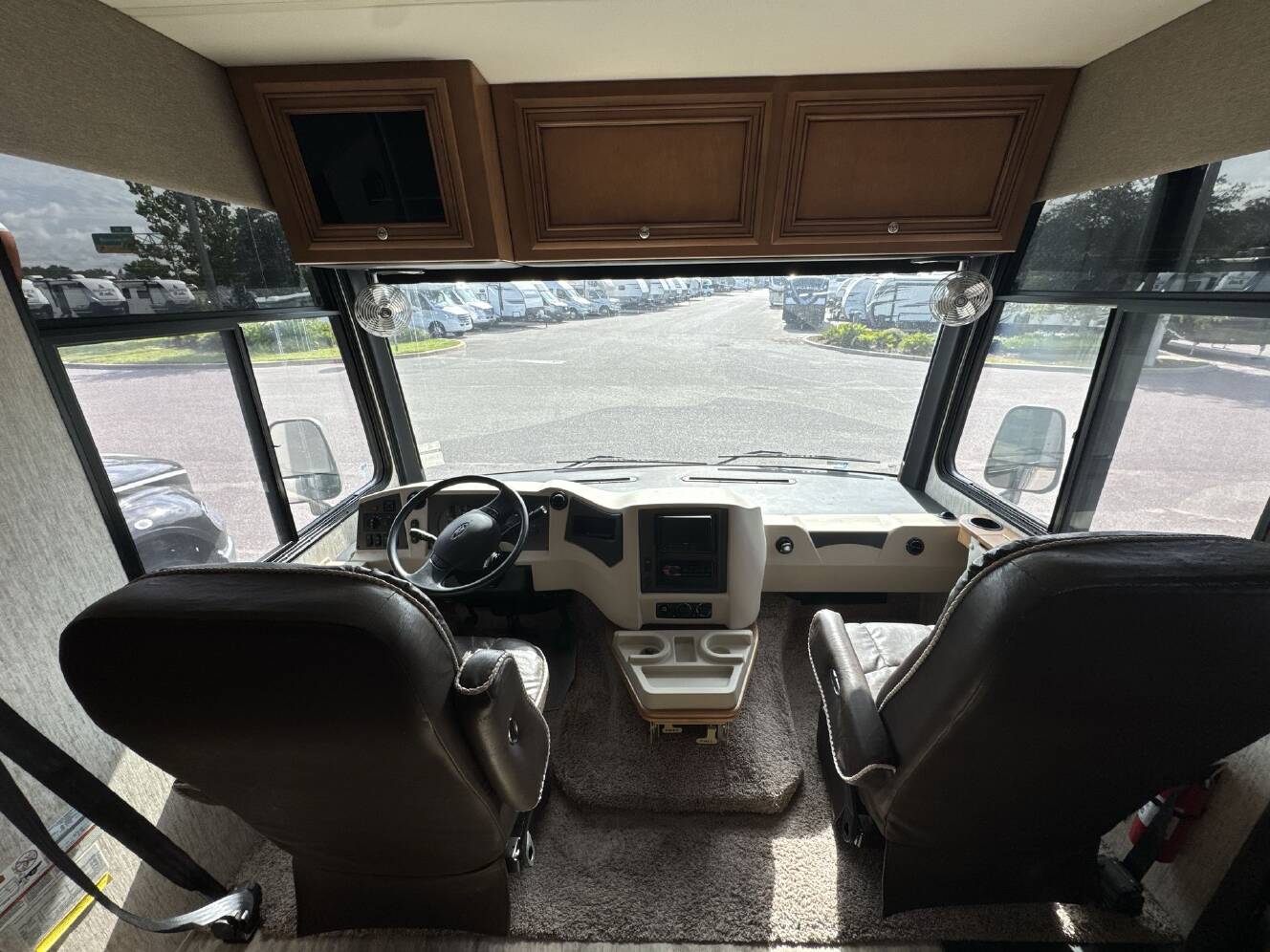 A photo of this 2018 Newmar Bay Star Sport 3307