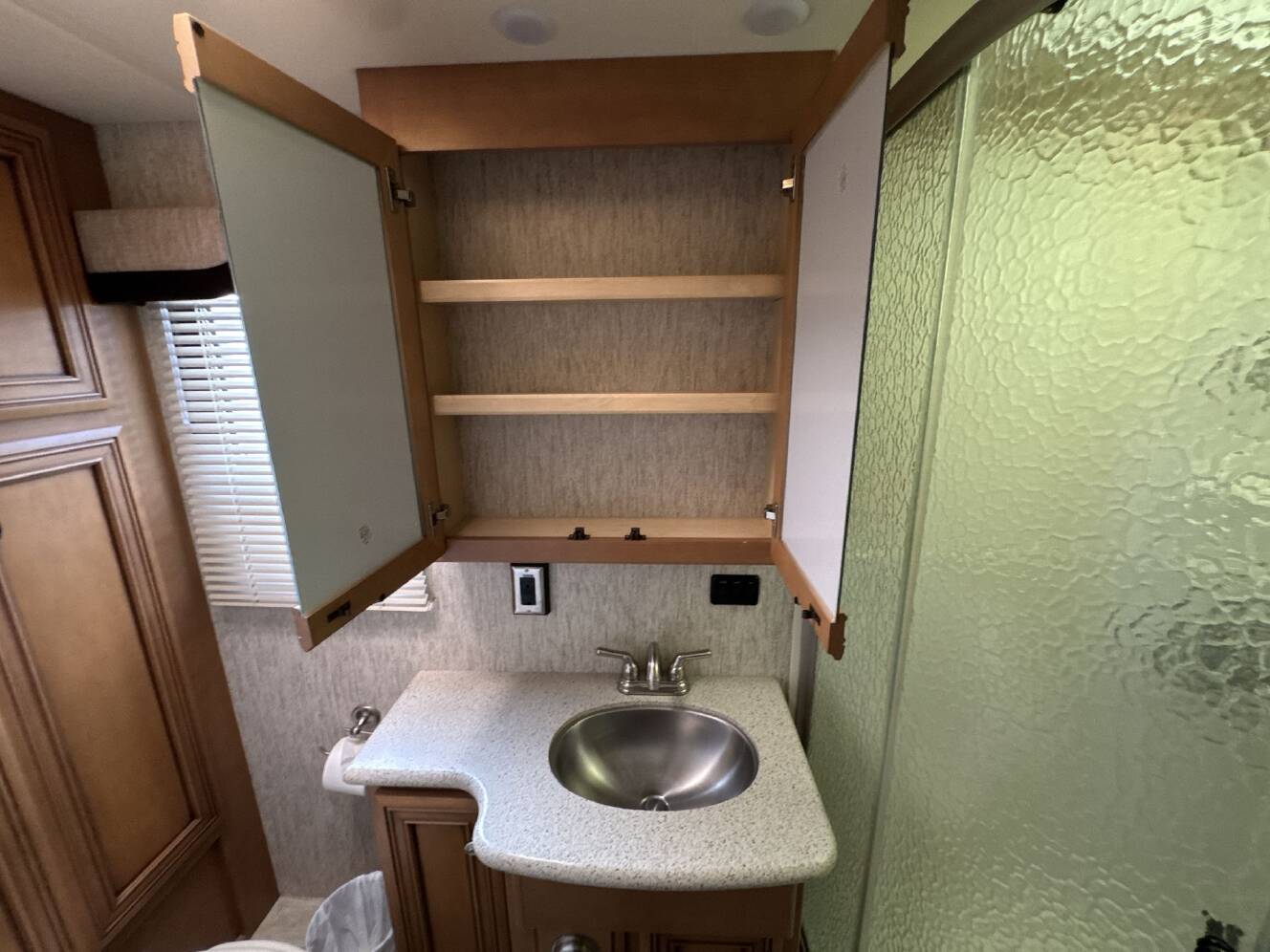 A photo of this 2018 Newmar Bay Star Sport 3307