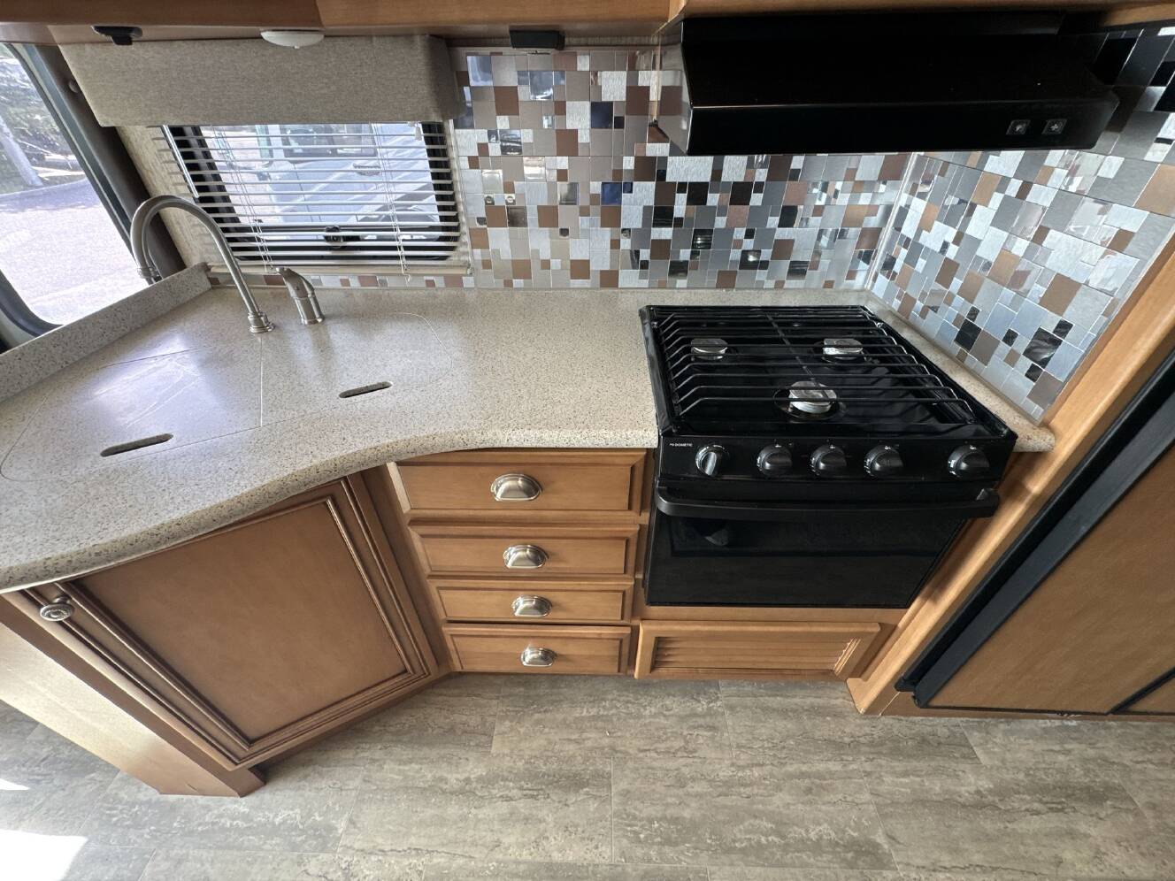 A photo of this 2018 Newmar Bay Star Sport 3307
