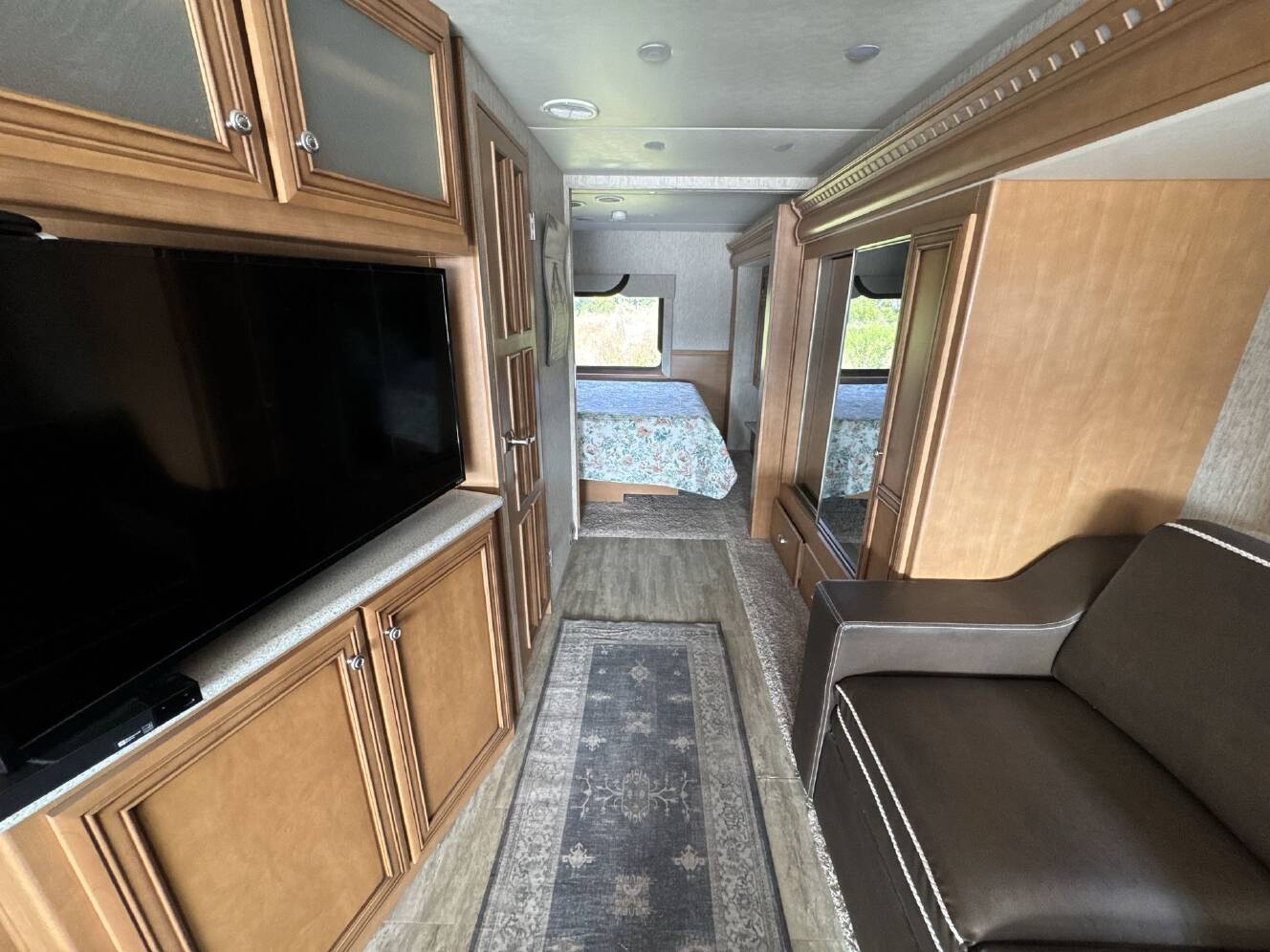 A photo of this 2018 Newmar Bay Star Sport 3307