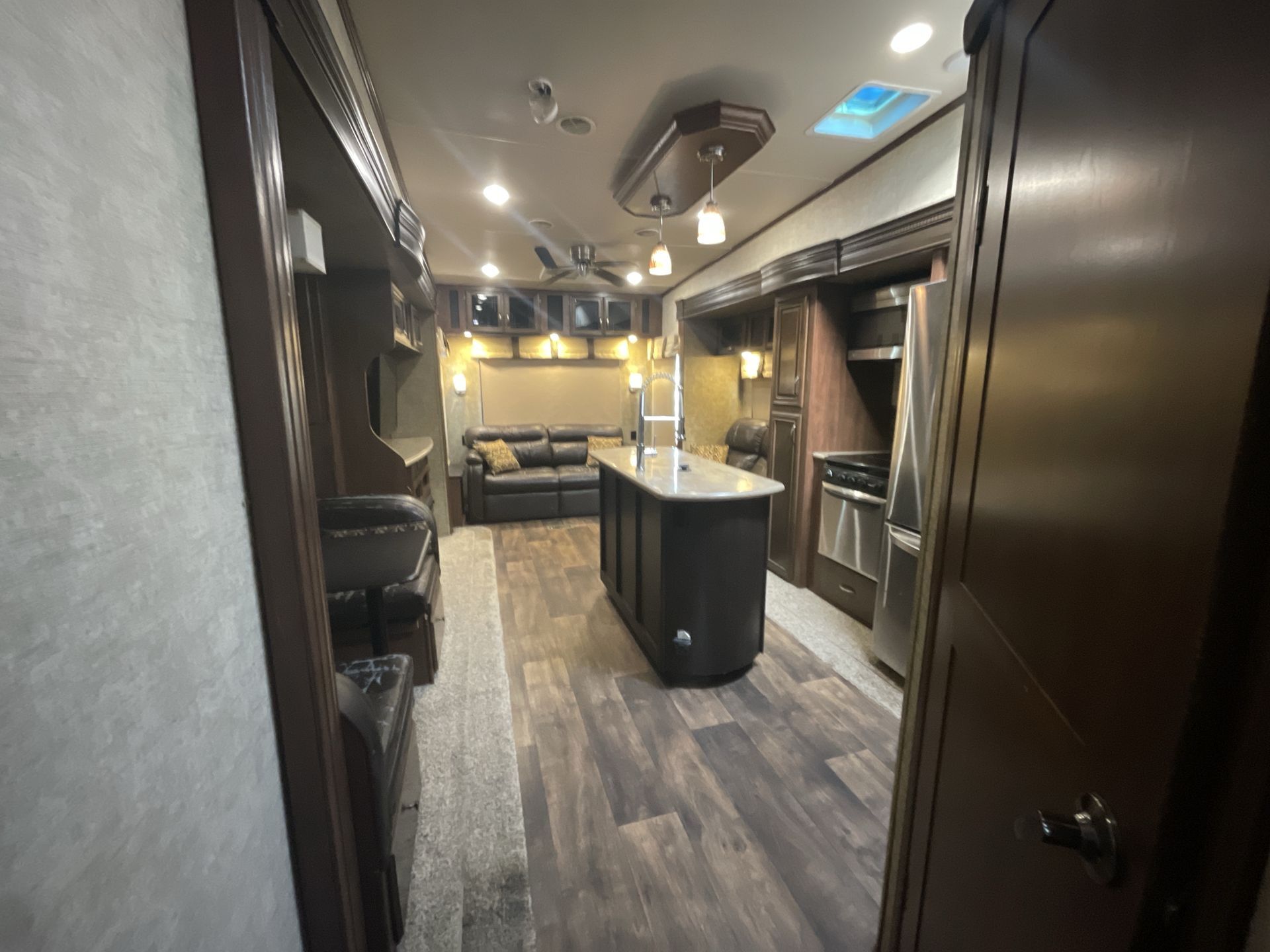 2017 Forest River Sandpiper 372LOK in alcoa TN