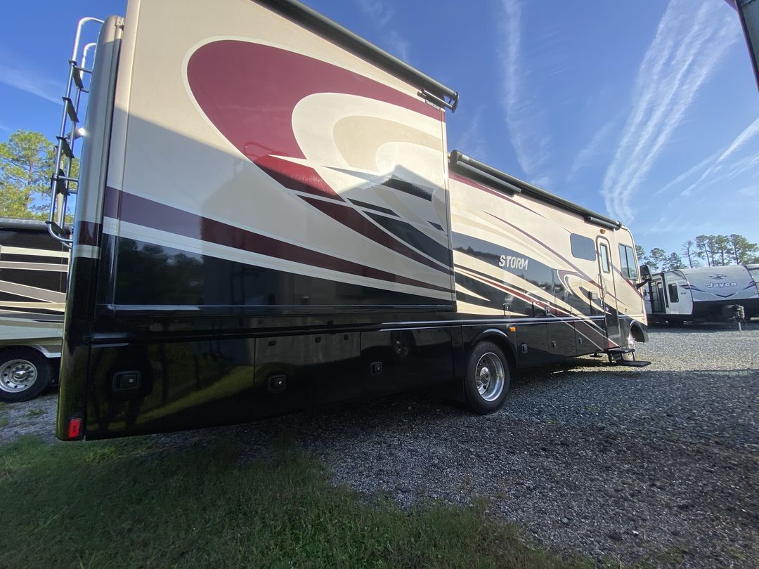 2017 Fleetwood Storm 32A in st. augustine FL
