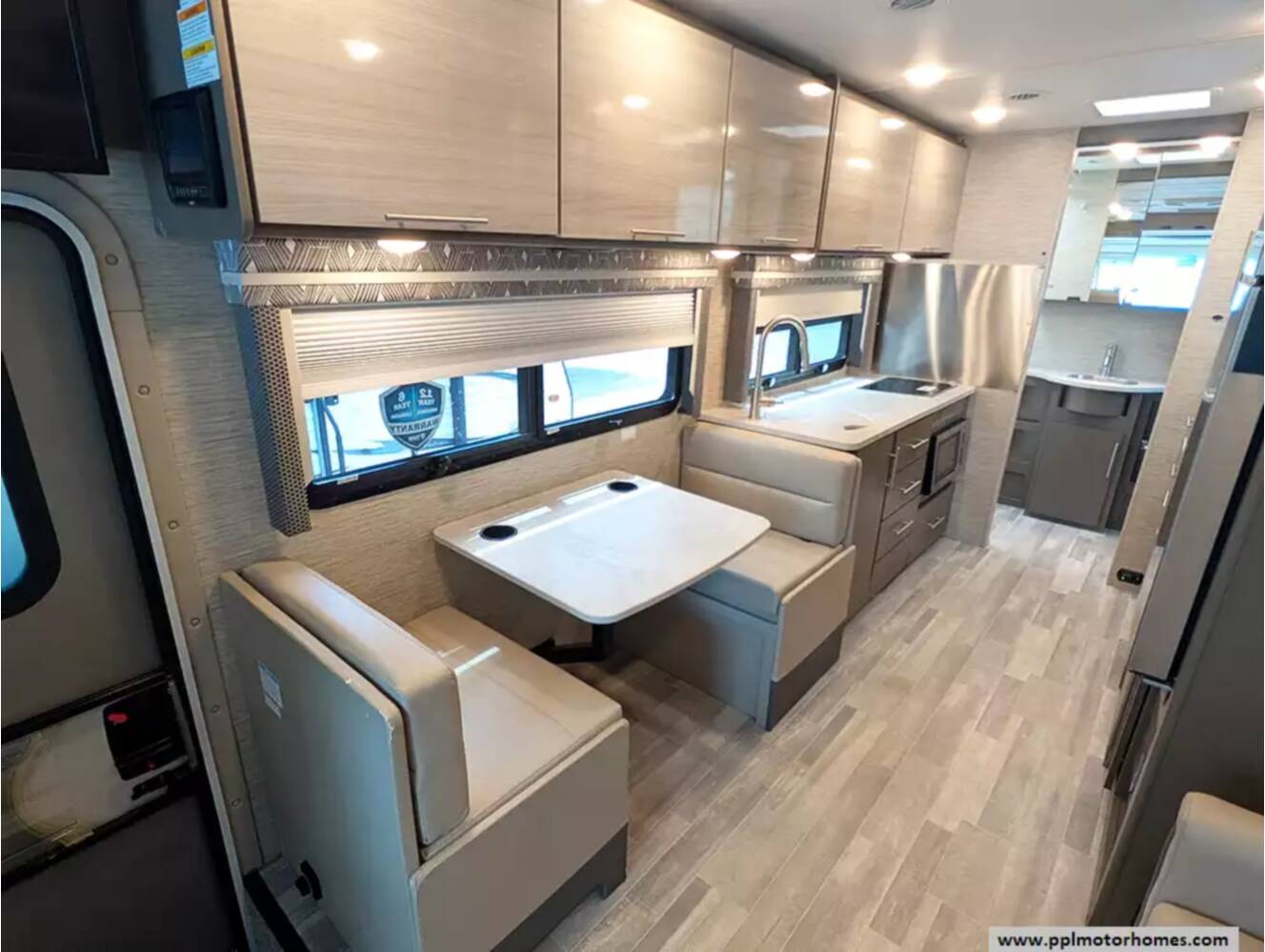 A photo of this 2023 Thor Axis 24.3