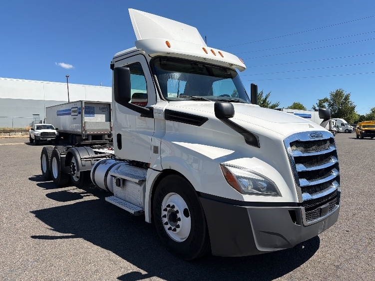 2020 FREIGHTLINER CASCADIA 126 in Portland, OR