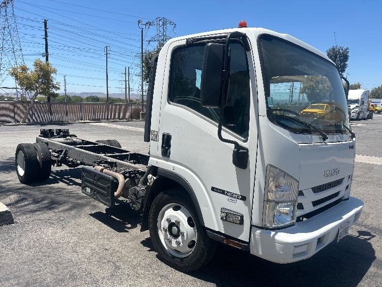2019 ISUZU NRR in Chino, CA