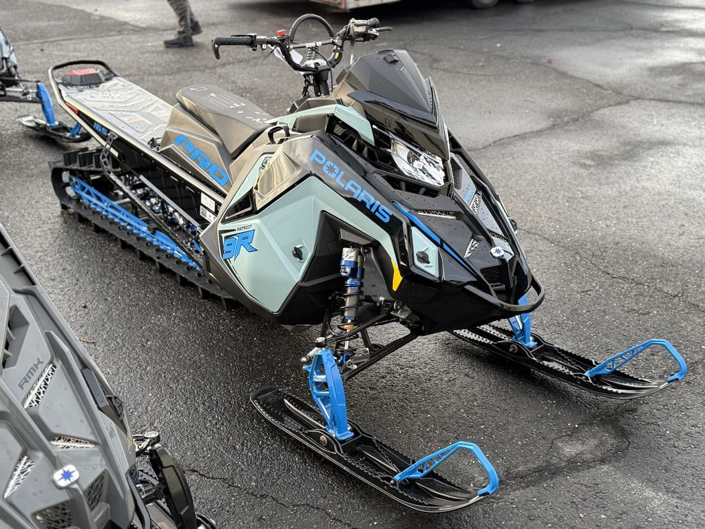 2026 Polaris Patriot Boost RMK Khaos 165 Gloss Black / Blue Dus in kennewick WA
