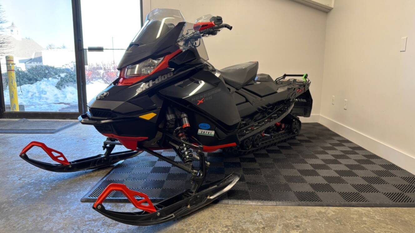 A photo of this 2022 Ski-Doo Renegade 850 E-TEC XRS