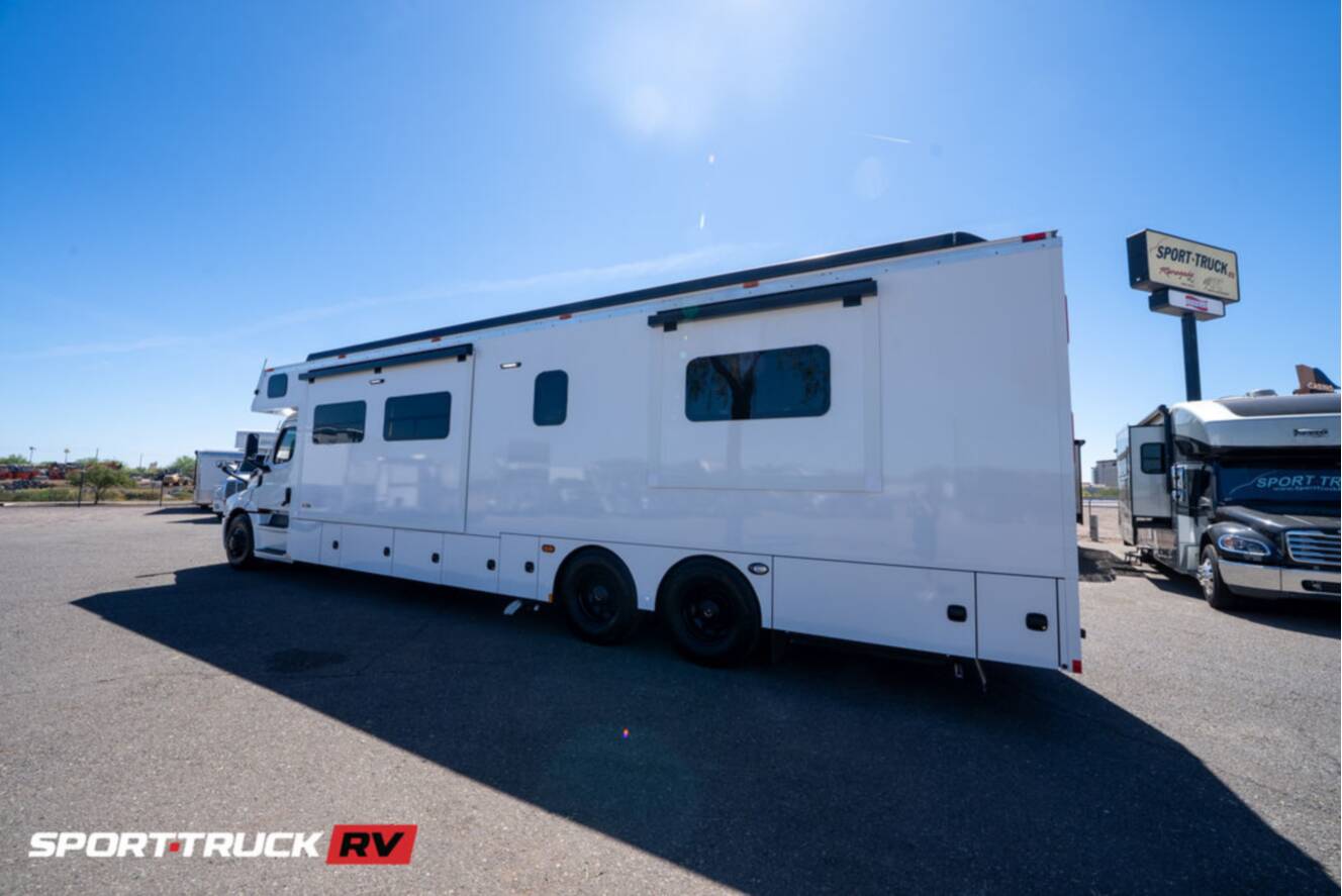 A photo of this 2026 Renegade Classic 45CBF